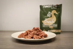 Naturea Dog Kana ja ankka koiran märkäruoka 300 g